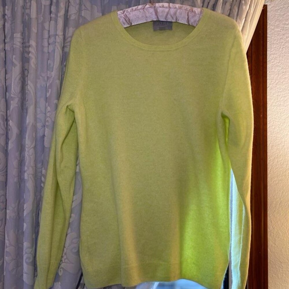 Pure Brand, 100% Cashmere Sweater,  Size Medium, Light Mint Green